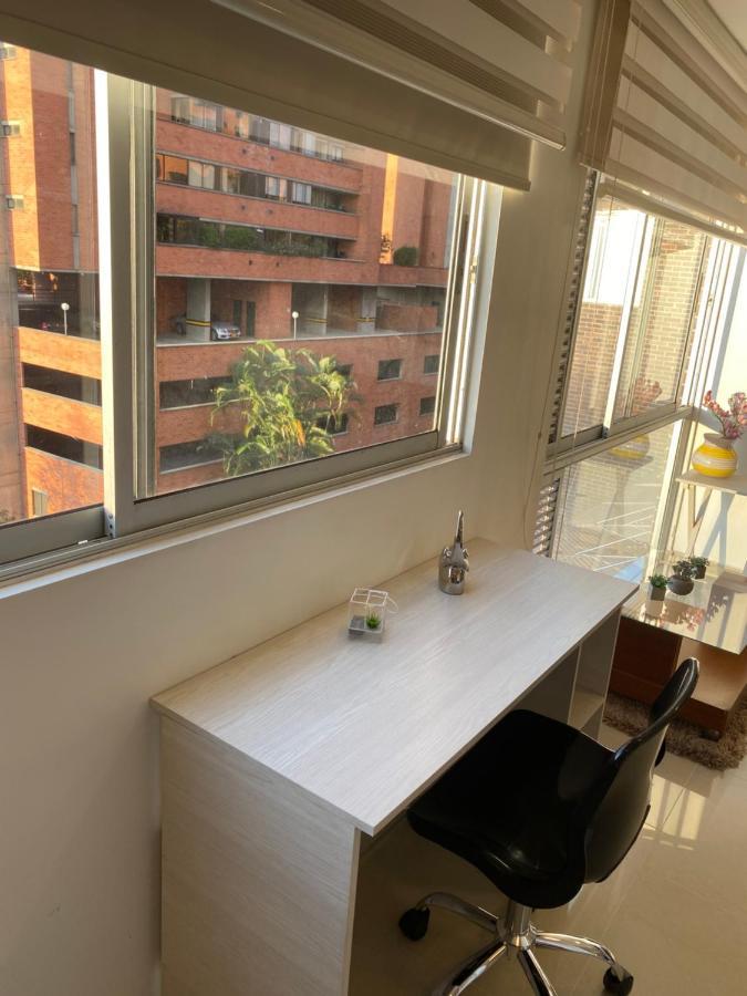 Apartasuite Moderna - En El Corazon Del Poblado Medellin Exterior photo
